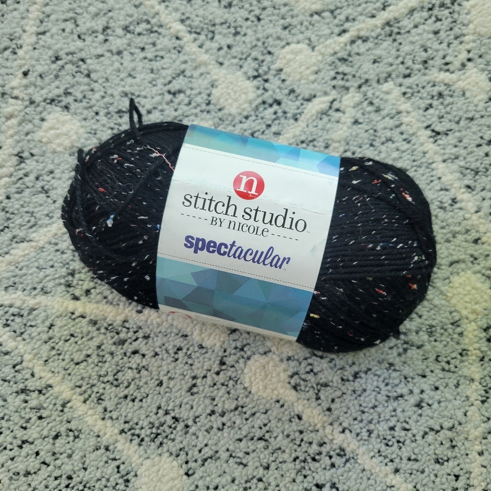 Stitch Studio by Nicole Spectacular Yarn in Stormy Night